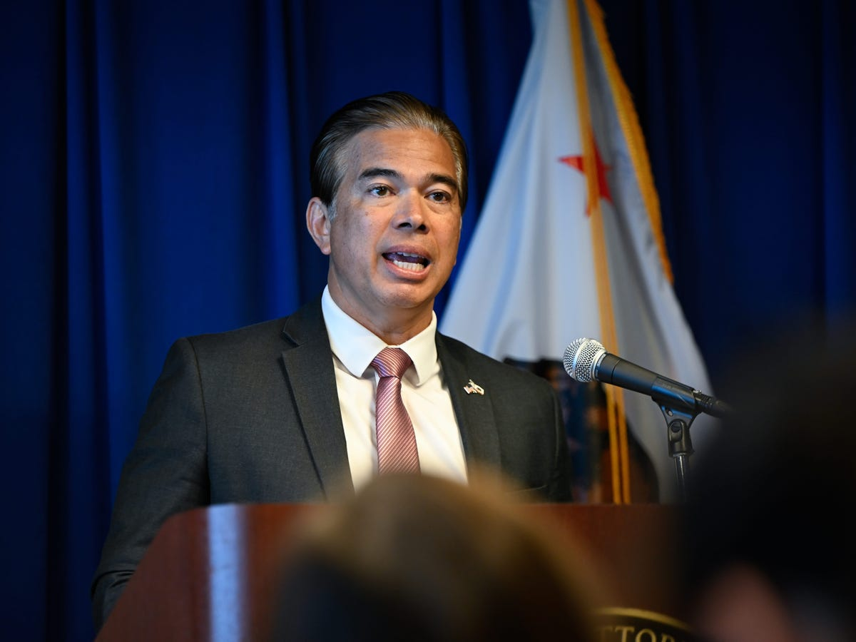 加州总检察长正在调查Grok的色情深度伪造内容 - 商业内幕